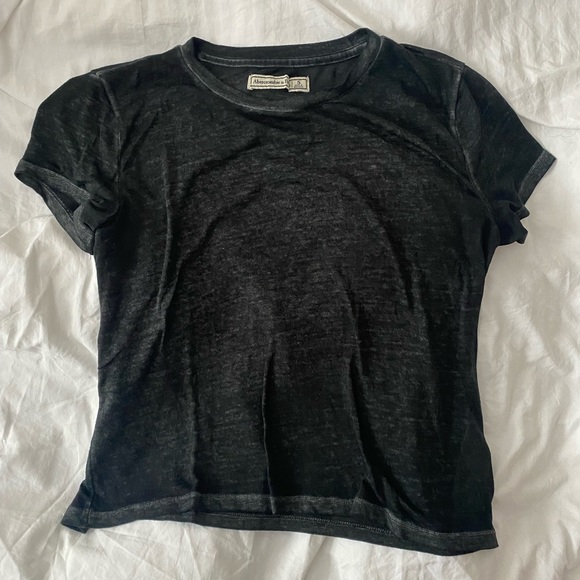 Abercrombie Tshirt - Picture 1 of 3